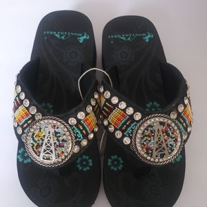 Montana West Aztec Sandals with A oil Derrick